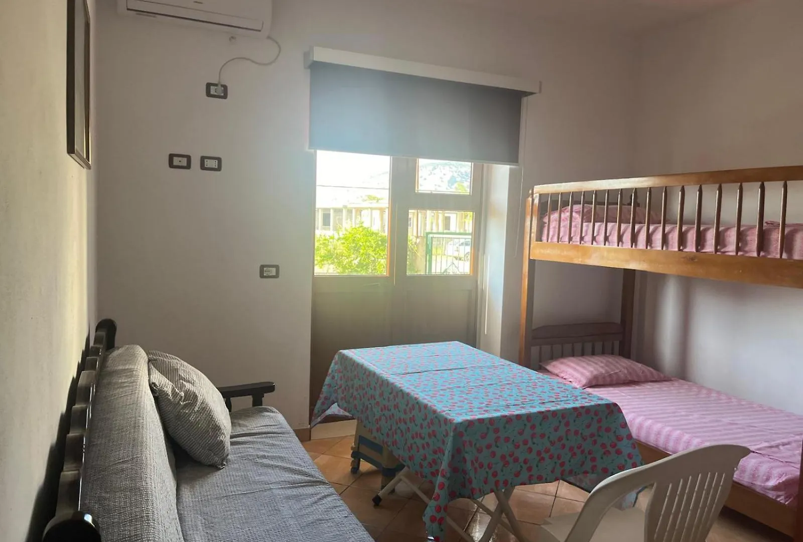 Residence Domus Aurea Velipojë Hotel apartamentowy